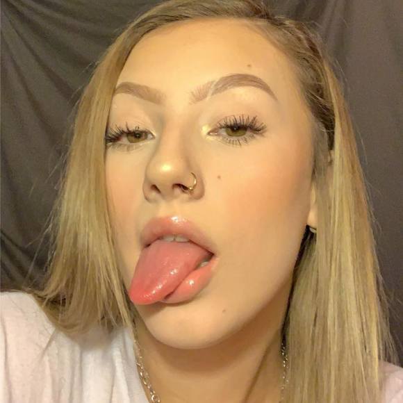 Meet your Posher, Kiarah - Picture 1 of 1